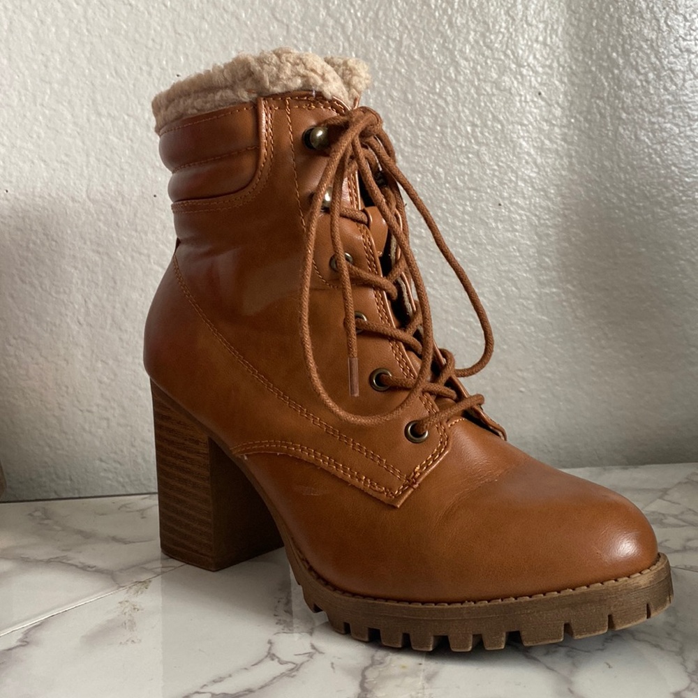 Size 7M Brown Heeled Boots with Faux Fur Ankle